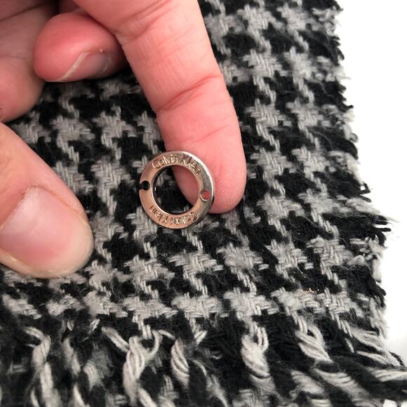 Calvin Klein Gray Black Fringe Mini Houndstooth Acrylic Soft Lightweight Scarf - Picture 8 of 9